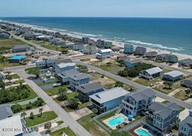 116 W Dolphin Drive, Oak Island, NC 28465