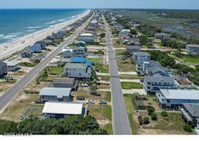 116 W Dolphin Drive, Oak Island, NC 28465
