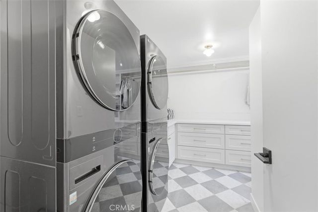 845 11th, Manhattan Beach, CA 90266