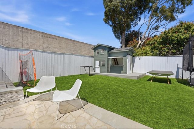 845 11th, Manhattan Beach, CA 90266