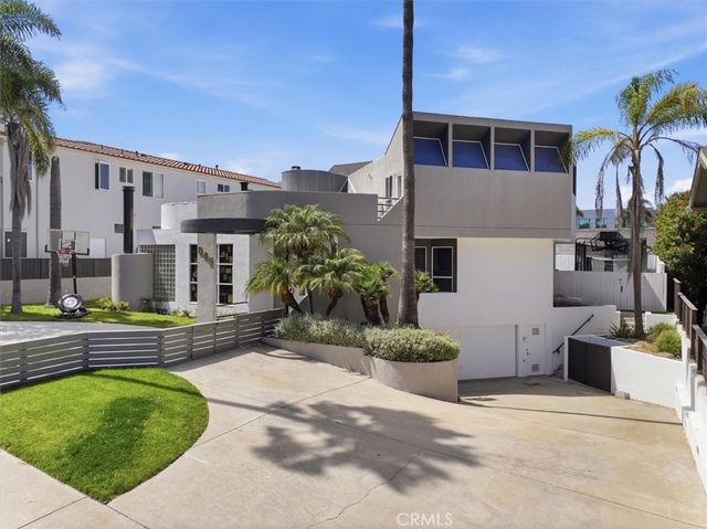 845 11th, Manhattan Beach, CA 90266