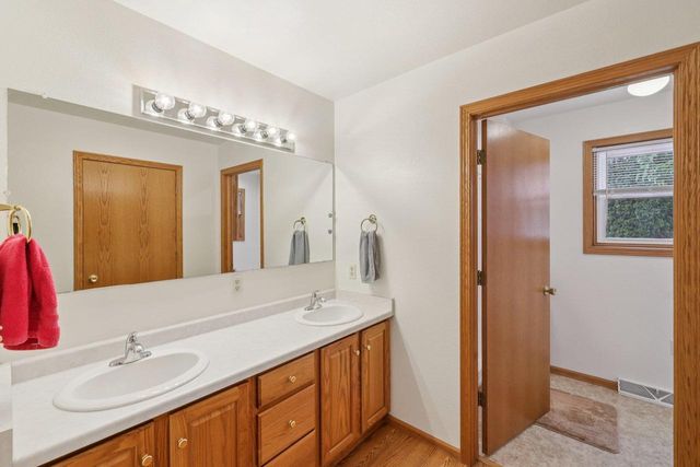 1080 Jaystone Terrace, Waterloo, WI 53594