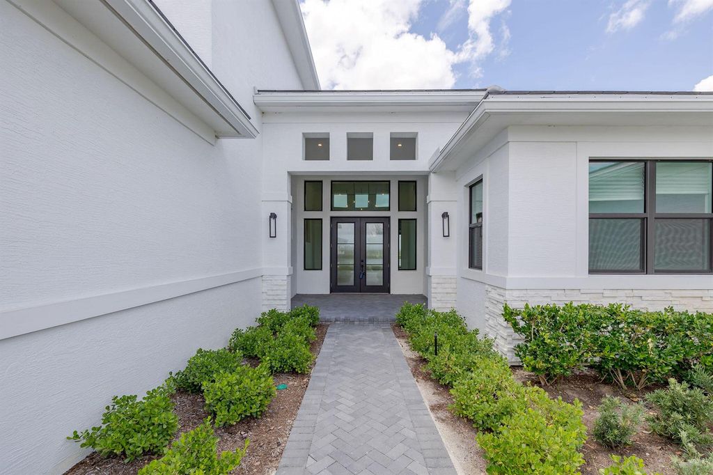 13265 SW Shinnecock Drive, Port St. Lucie, FL 34987