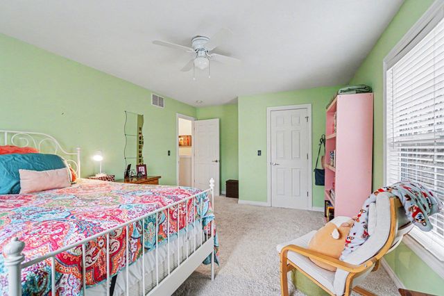 10360 Laurel Woods Place, Freeland, MI 48623