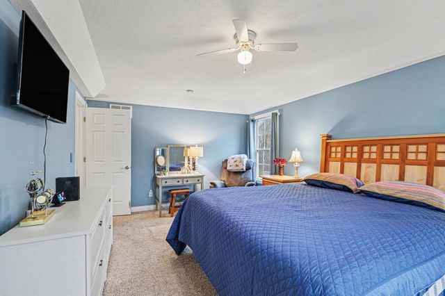 10360 Laurel Woods Place, Freeland, MI 48623