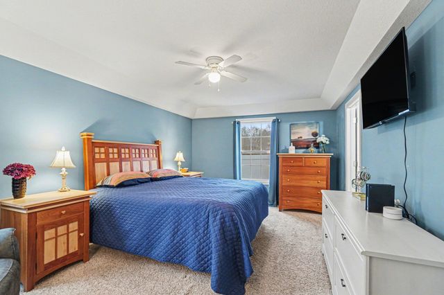 10360 Laurel Woods Place, Freeland, MI 48623