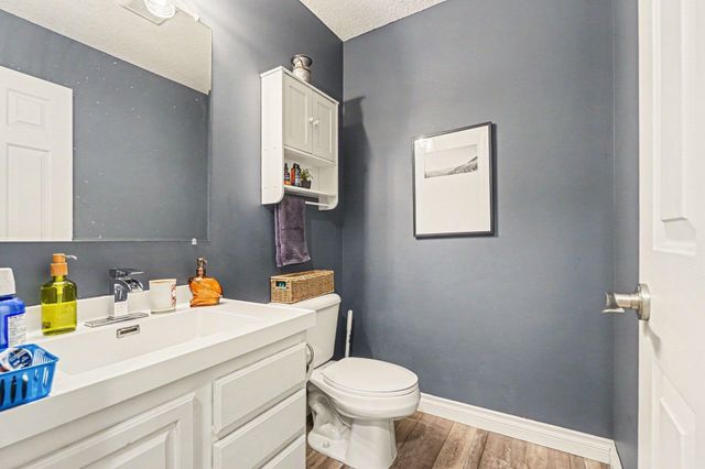 10360 Laurel Woods Place, Freeland, MI 48623