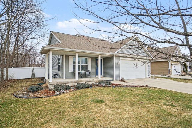 10360 Laurel Woods Place, Freeland, MI 48623