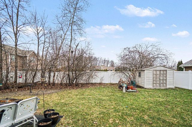 10360 Laurel Woods Place, Freeland, MI 48623