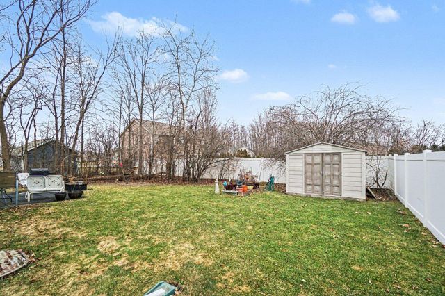 10360 Laurel Woods Place, Freeland, MI 48623