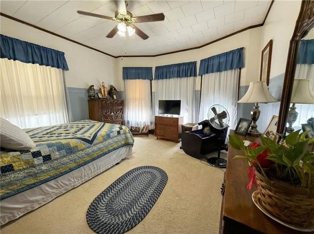 529 W 3RD Street, Maryville, MO 64468