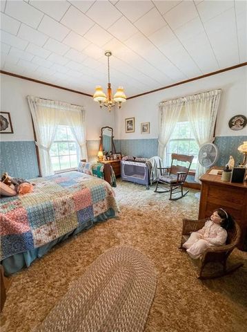 529 W 3RD Street, Maryville, MO 64468