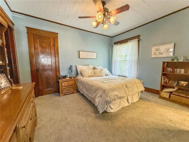 529 W 3RD Street, Maryville, MO 64468