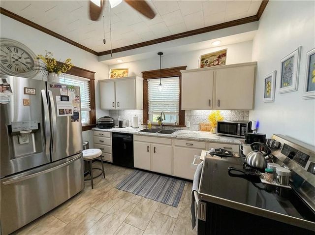 529 W 3RD Street, Maryville, MO 64468