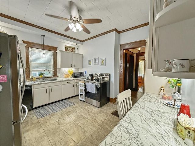 529 W 3RD Street, Maryville, MO 64468