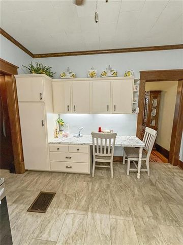 529 W 3RD Street, Maryville, MO 64468