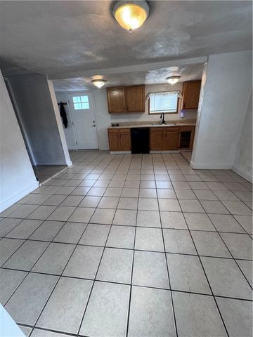 128 Connellsville St, Dunbar, PA 15431