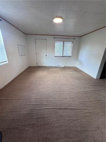 128 Connellsville St, Dunbar, PA 15431