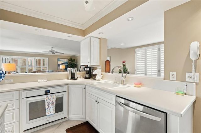 9517 Gulf Shore DR 403, Naples, FL 34108