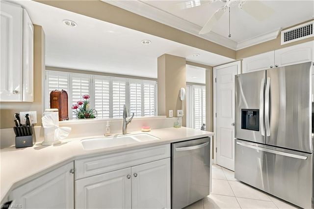 9517 Gulf Shore DR 403, Naples, FL 34108