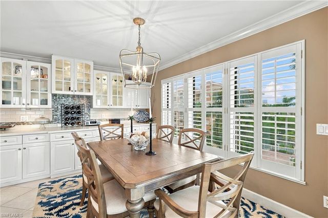 9517 Gulf Shore DR 403, Naples, FL 34108