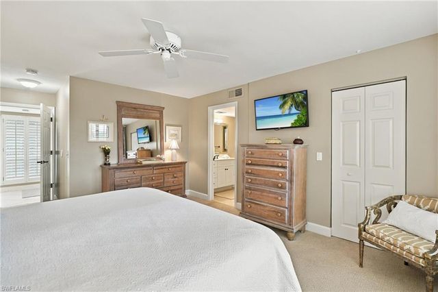 9517 Gulf Shore DR 403, Naples, FL 34108