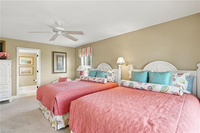 9517 Gulf Shore DR 403, Naples, FL 34108