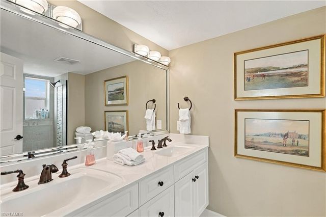 9517 Gulf Shore DR 403, Naples, FL 34108