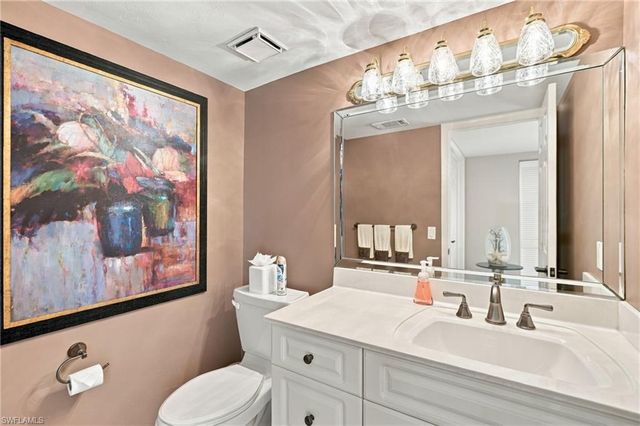 9517 Gulf Shore DR 403, Naples, FL 34108