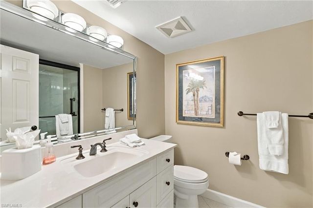 9517 Gulf Shore DR 403, Naples, FL 34108