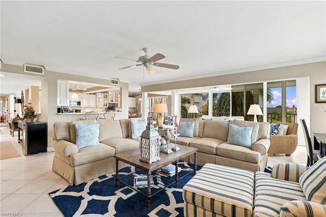 9517 Gulf Shore DR 403, Naples, FL 34108