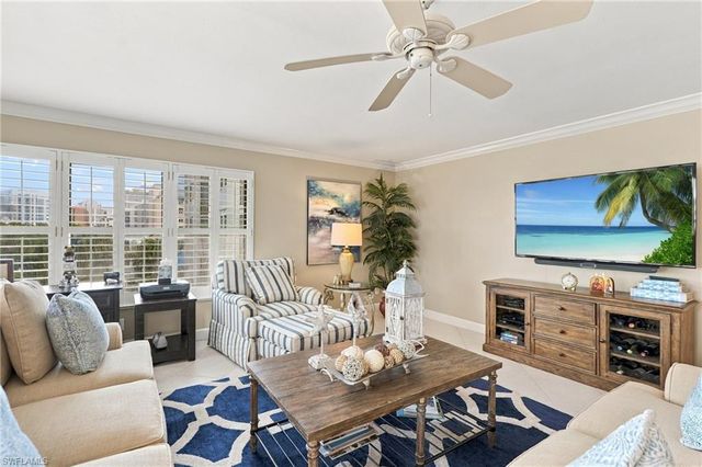 9517 Gulf Shore DR 403, Naples, FL 34108