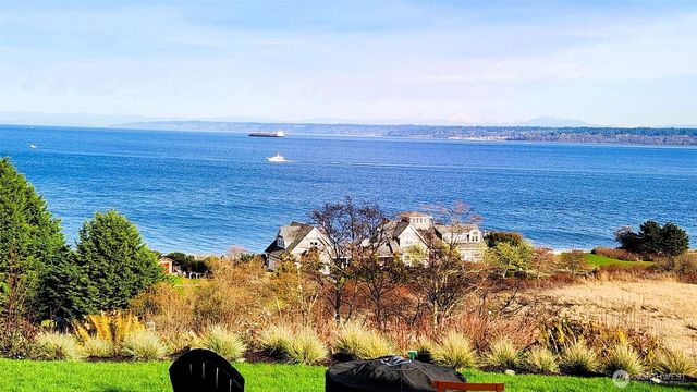 23884 Jefferson Beach Road NE, Kingston, WA 98346