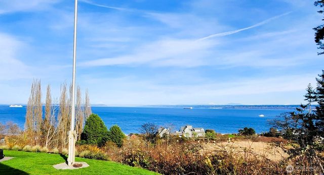 23884 Jefferson Beach Road NE, Kingston, WA 98346