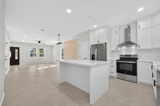 10594 Rustling Oaks Drive, Conroe, TX 77303