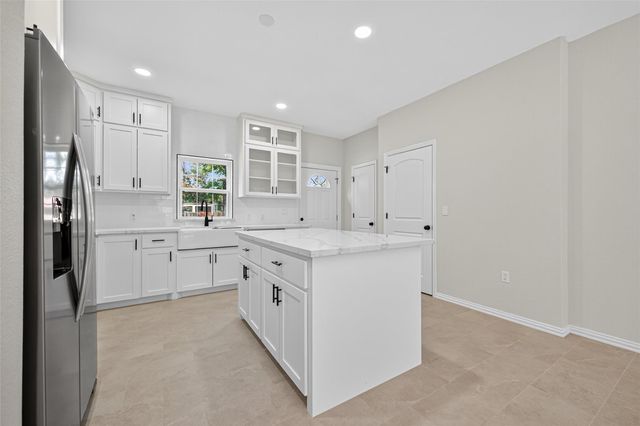 10594 Rustling Oaks Drive, Conroe, TX 77303