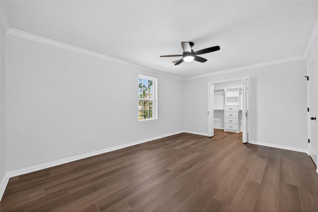 10594 Rustling Oaks Drive, Conroe, TX 77303