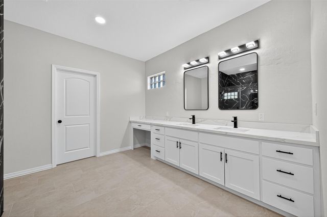 10594 Rustling Oaks Drive, Conroe, TX 77303