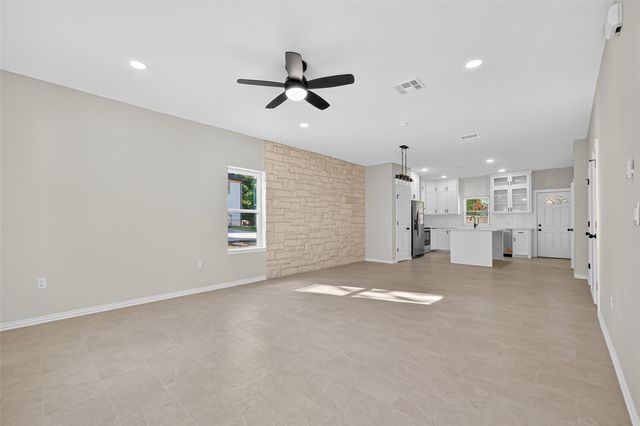 10594 Rustling Oaks Drive, Conroe, TX 77303