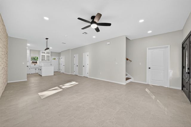 10594 Rustling Oaks Drive, Conroe, TX 77303