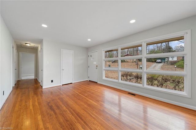 2801 Wynnewood Drive, Greensboro, NC 27408