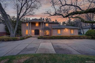 21770 Riverview Drive, Beverly Hills Village, MI 48025