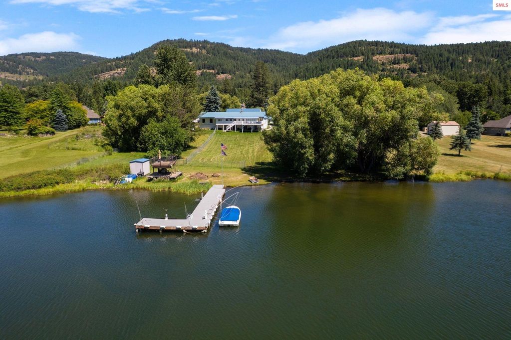 291 Comeback Bay Ln, Sagle, ID 83860