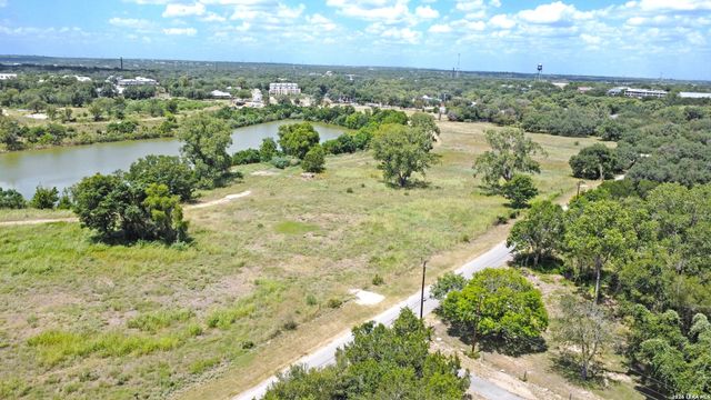 1249 SLEEPY HOLLOW LN, New Braunfels, TX 78130