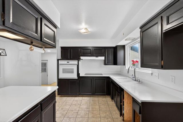 4437 Stockbridge Ave, Sacramento, CA 95842