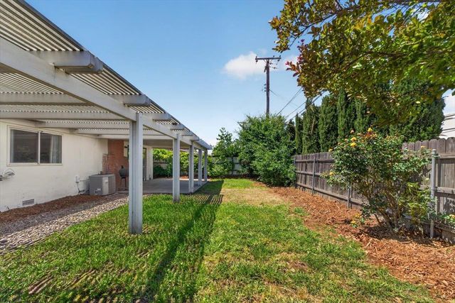 4437 Stockbridge Ave, Sacramento, CA 95842