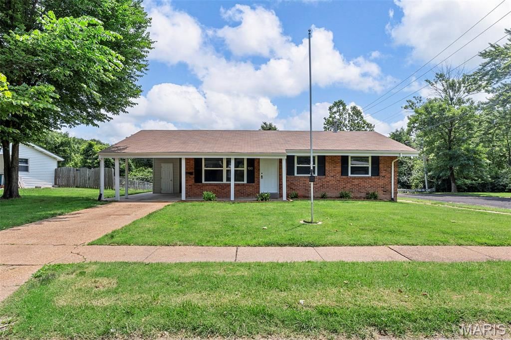 190 Patterson Lane, Florissant, MO 63031