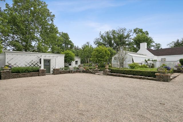 25185 Shagbark Road, Mettawa, IL 60045
