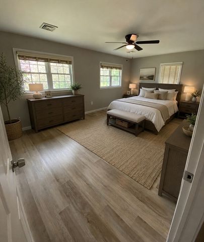 915 Bradley Road, Springfield, MA 01109