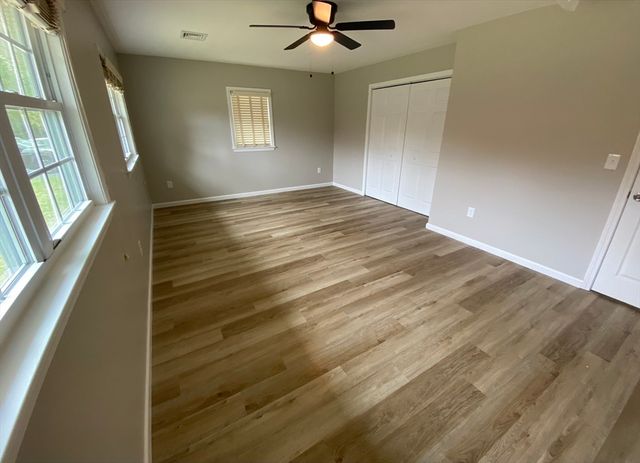 915 Bradley Road, Springfield, MA 01109